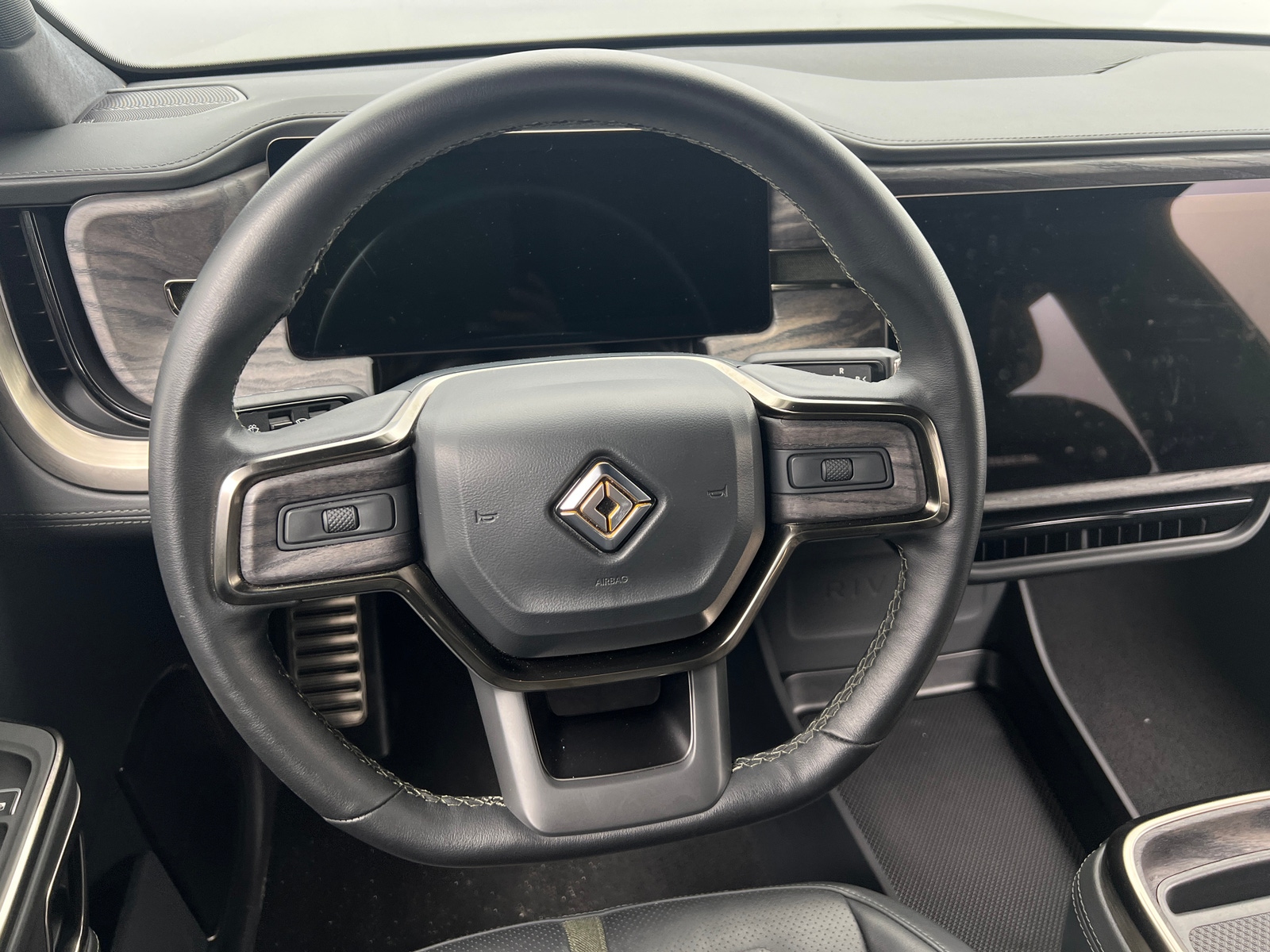 Thumbnail: 2022 Rivian R1T - 4