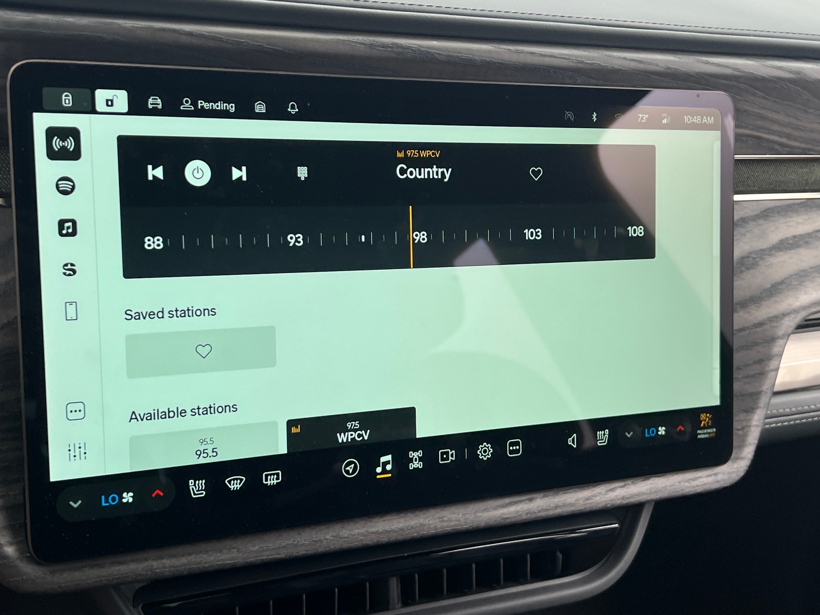 Thumbnail: 2022 Rivian R1T - 3
