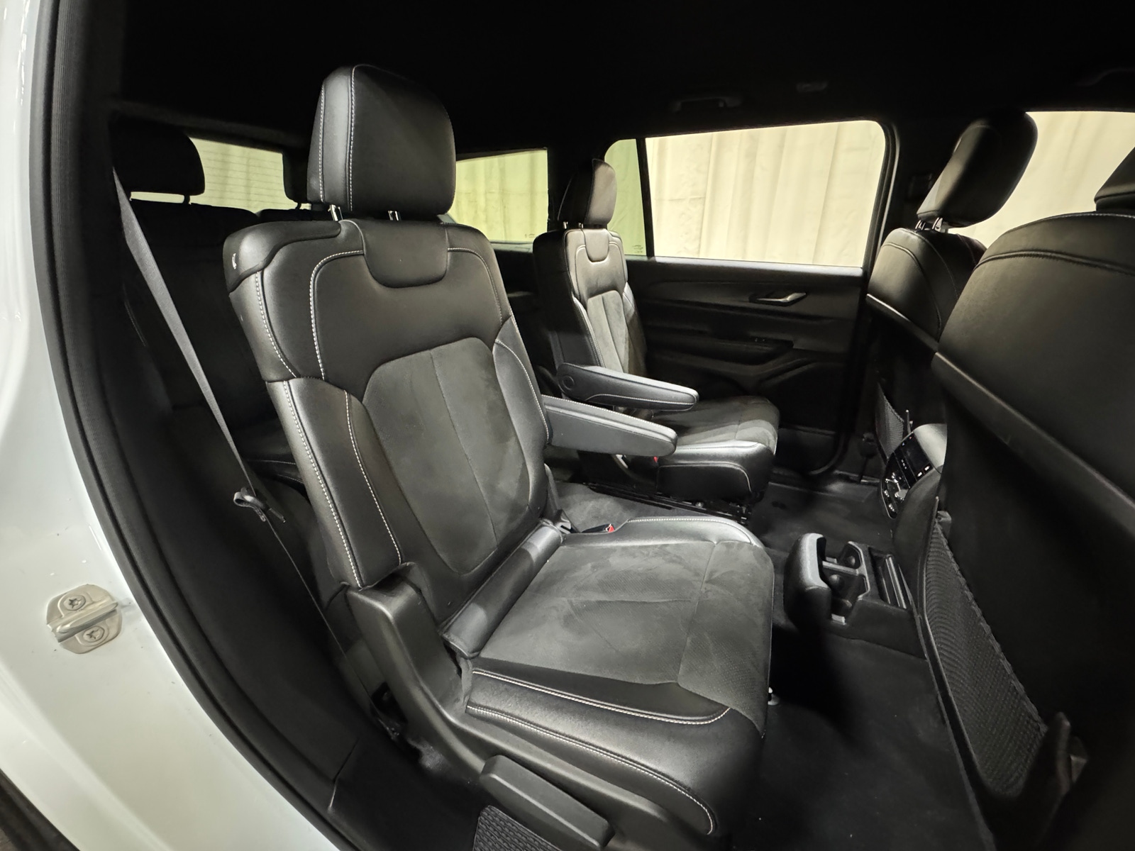 Thumbnail: 2024 Jeep Grand Cherokee L - 5