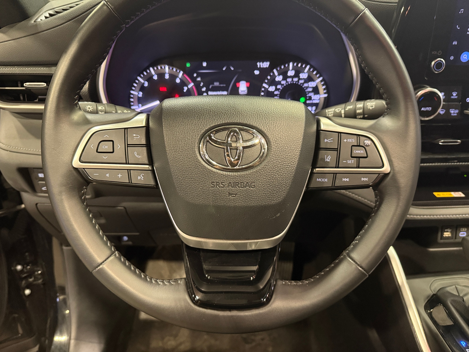 Thumbnail: 2024 Toyota Highlander - 4