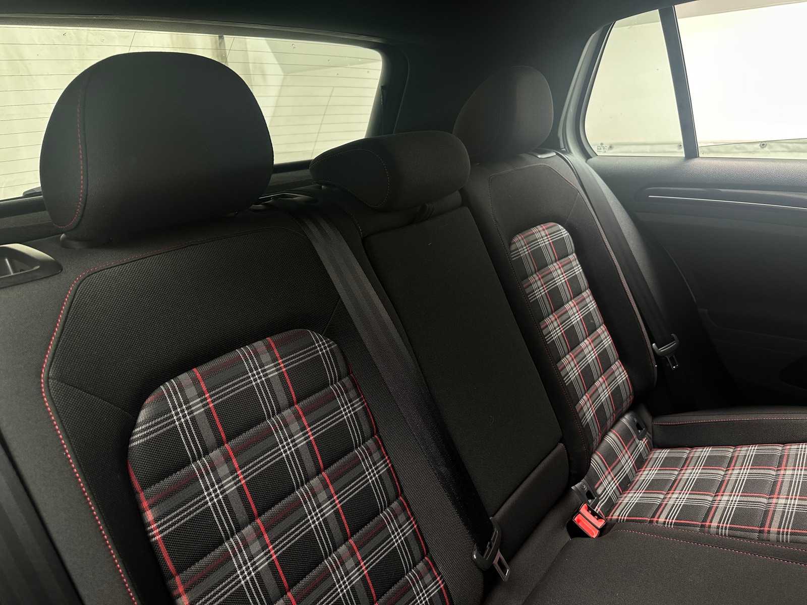 Thumbnail: 2017 Volkswagen Golf - 6