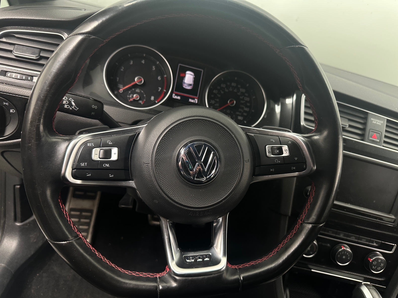 Thumbnail: 2017 Volkswagen Golf - 5