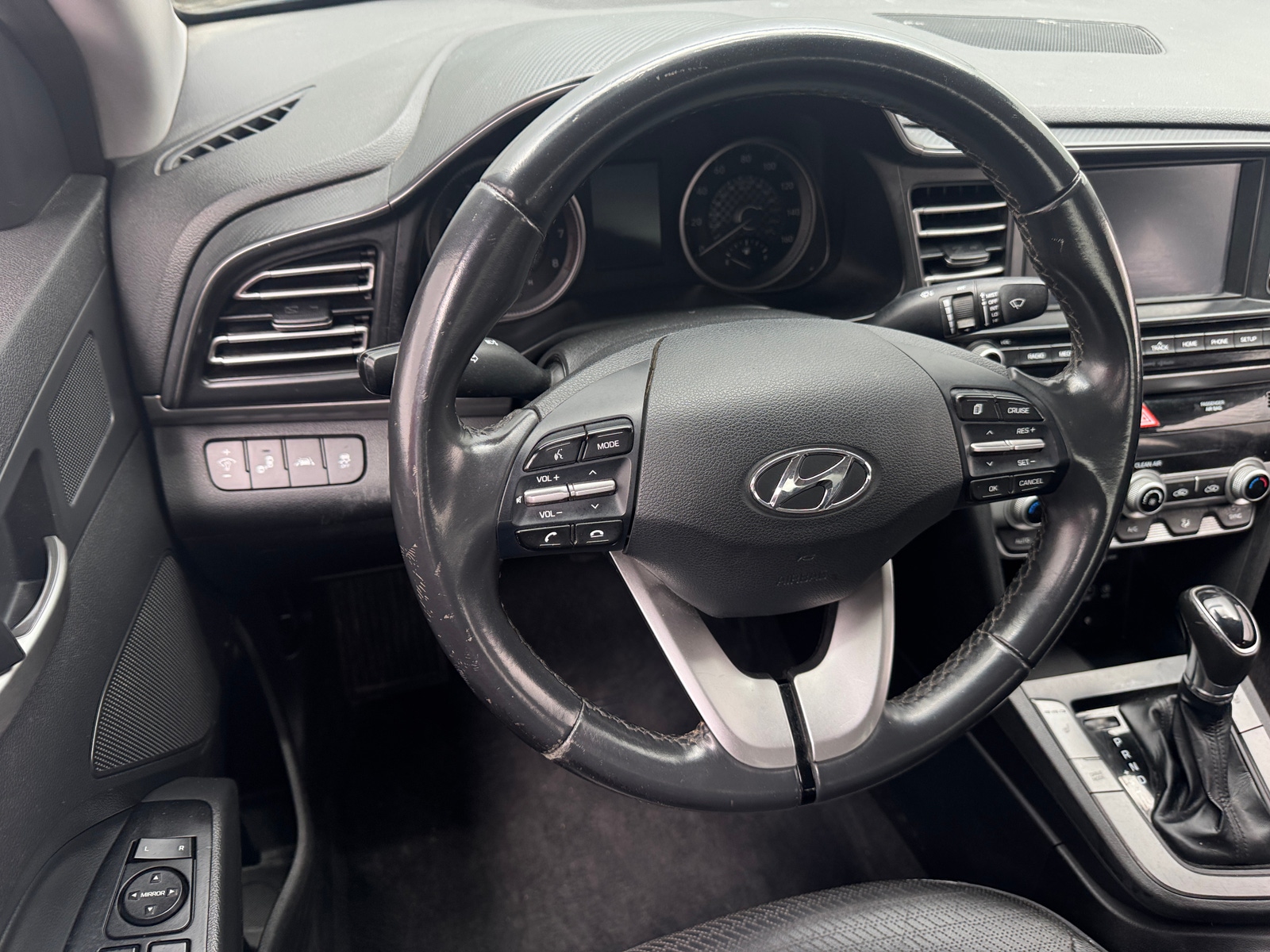 Thumbnail: 2020 Hyundai Elantra - 4