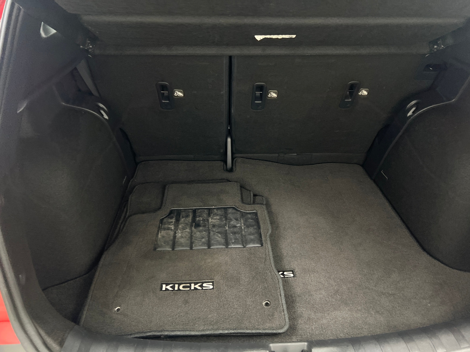 Thumbnail: 2019 Nissan Kicks - 7