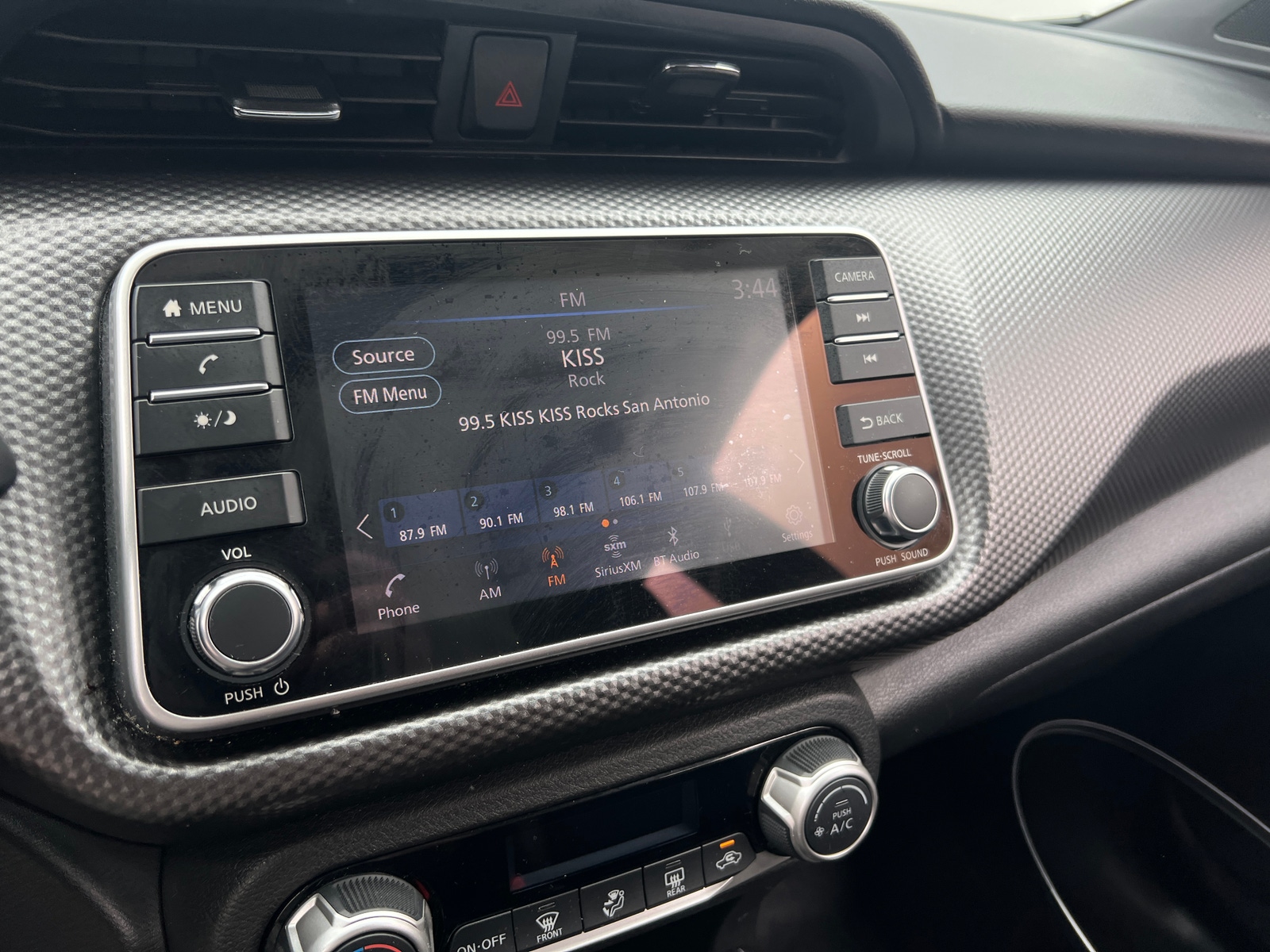 Thumbnail: 2019 Nissan Kicks - 4