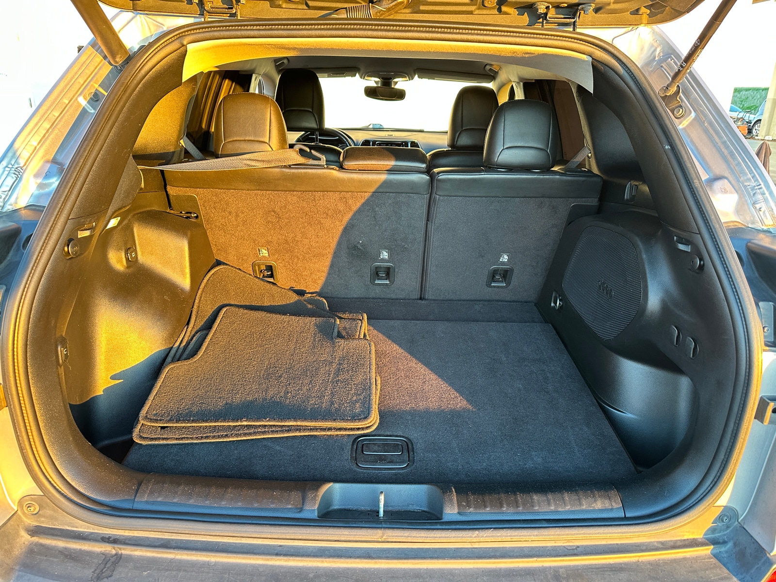 Thumbnail: 2020 Jeep Cherokee - 6