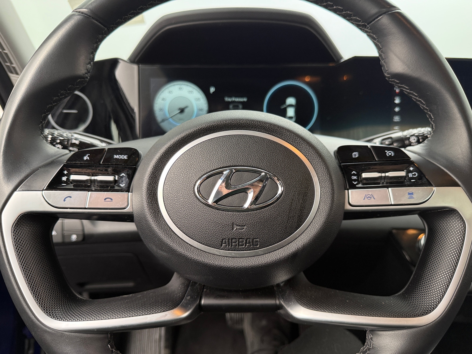 Thumbnail: 2023 Hyundai Elantra - 5