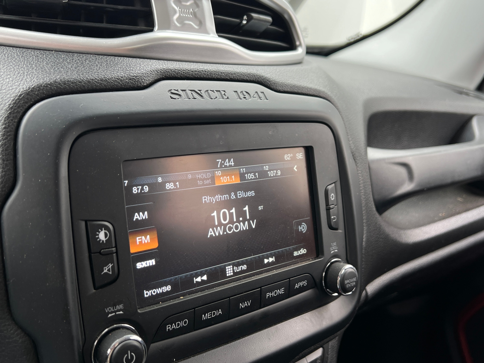 Thumbnail: 2017 Jeep Renegade - 4