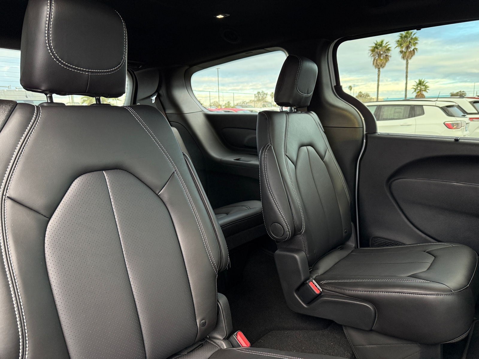 Thumbnail: 2026 Chrysler Pacifica - 5