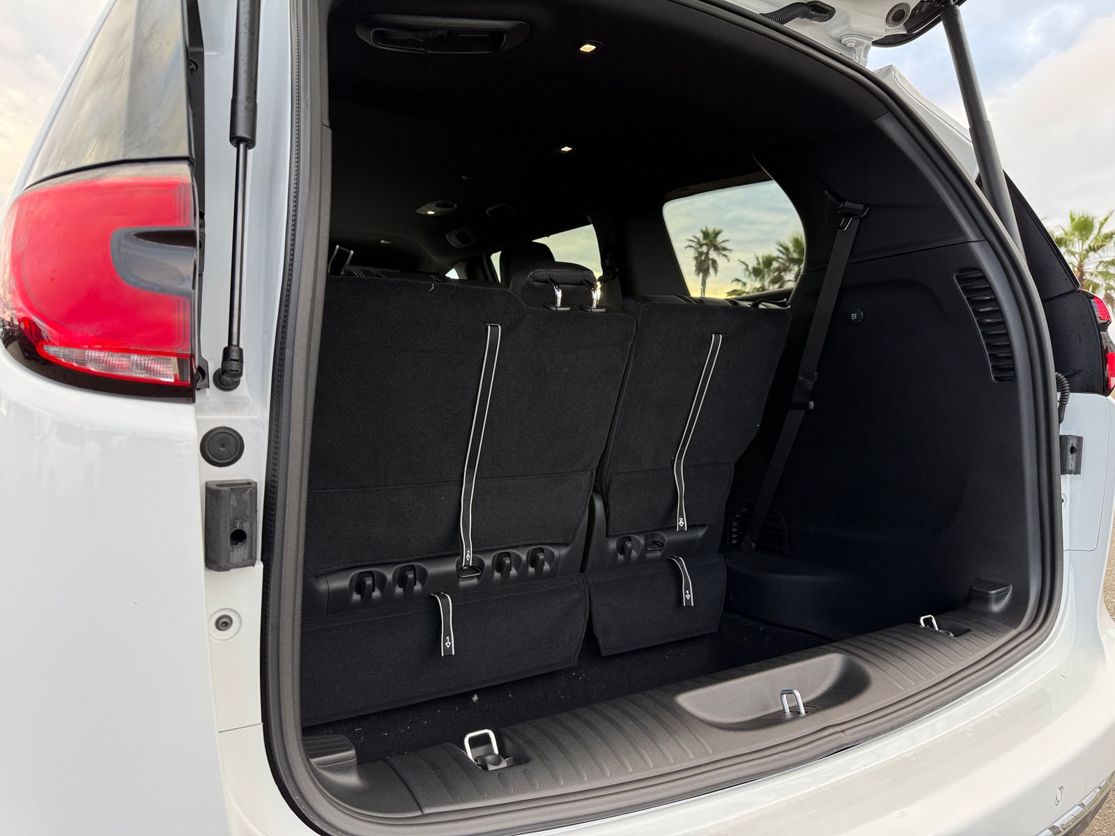 Thumbnail: 2026 Chrysler Pacifica - 6