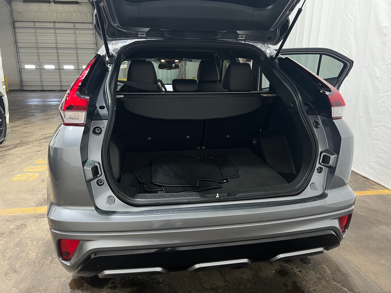 Thumbnail: 2023 Mitsubishi Eclipse Cross - 6