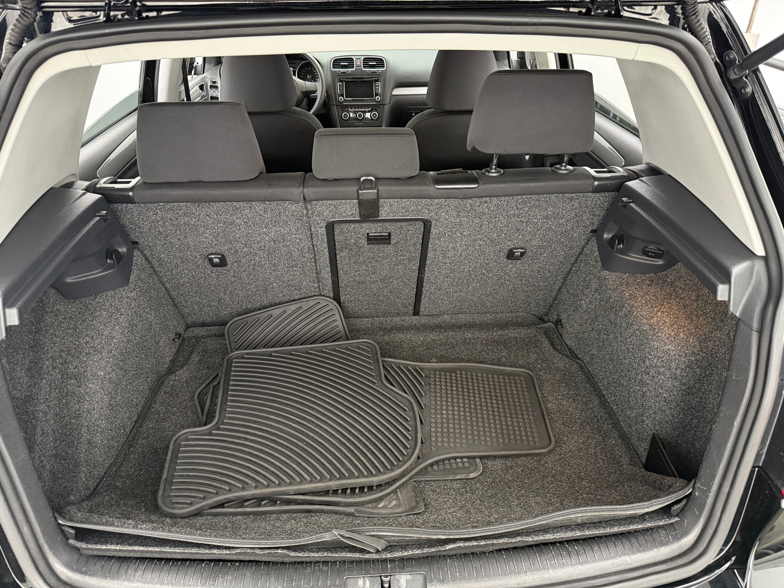 Thumbnail: 2012 Volkswagen Golf - 6