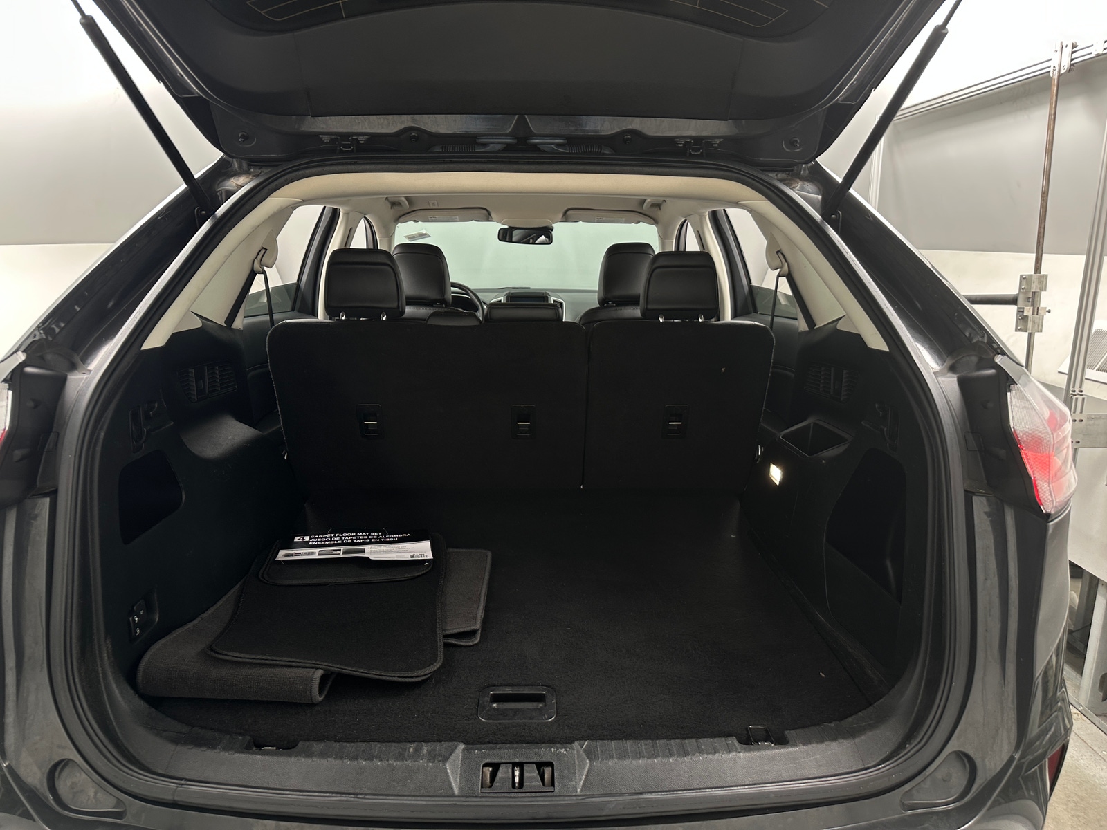 Thumbnail: 2021 Ford Edge - 6