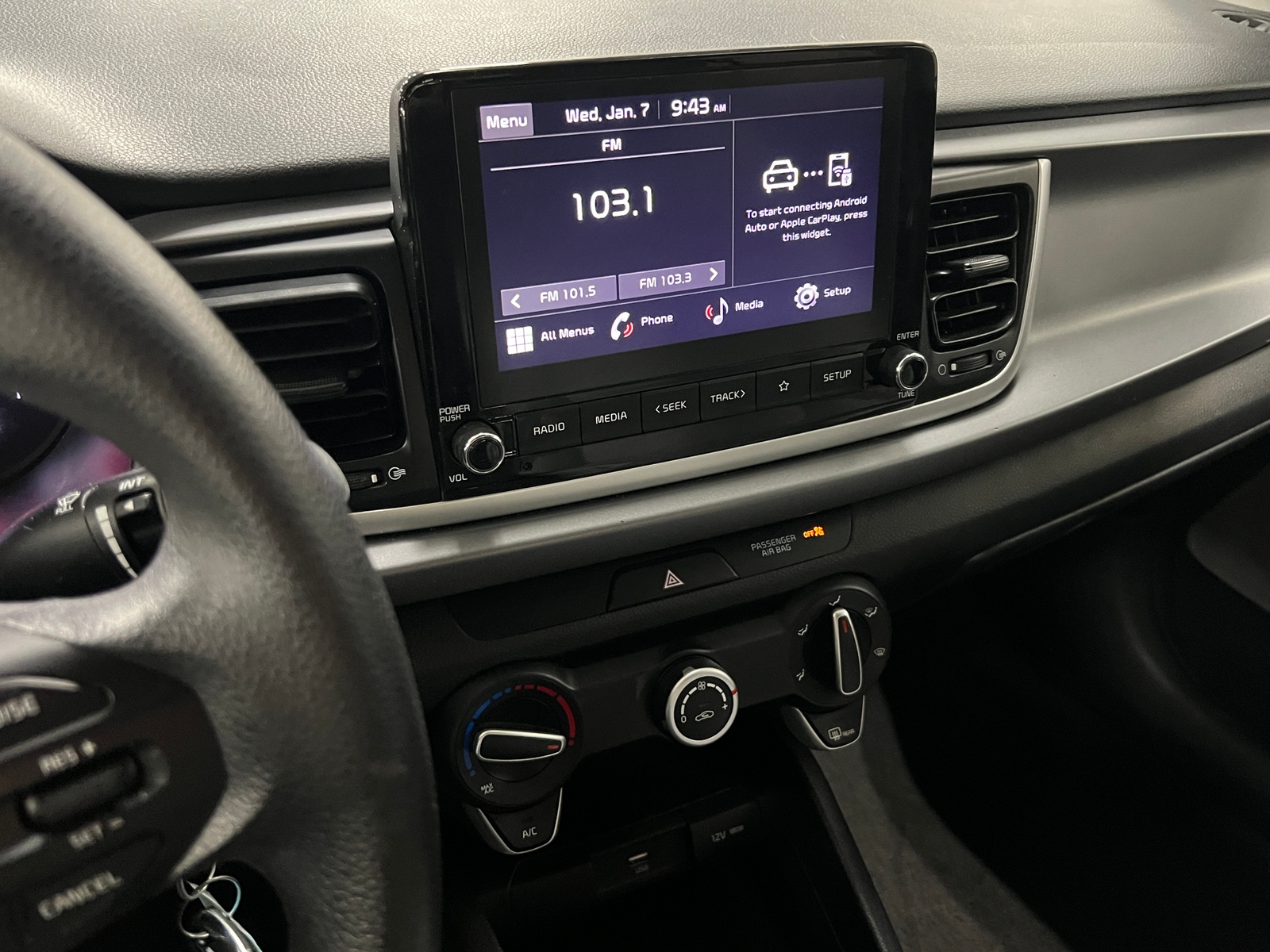 Thumbnail: 2023 Kia Rio - 4