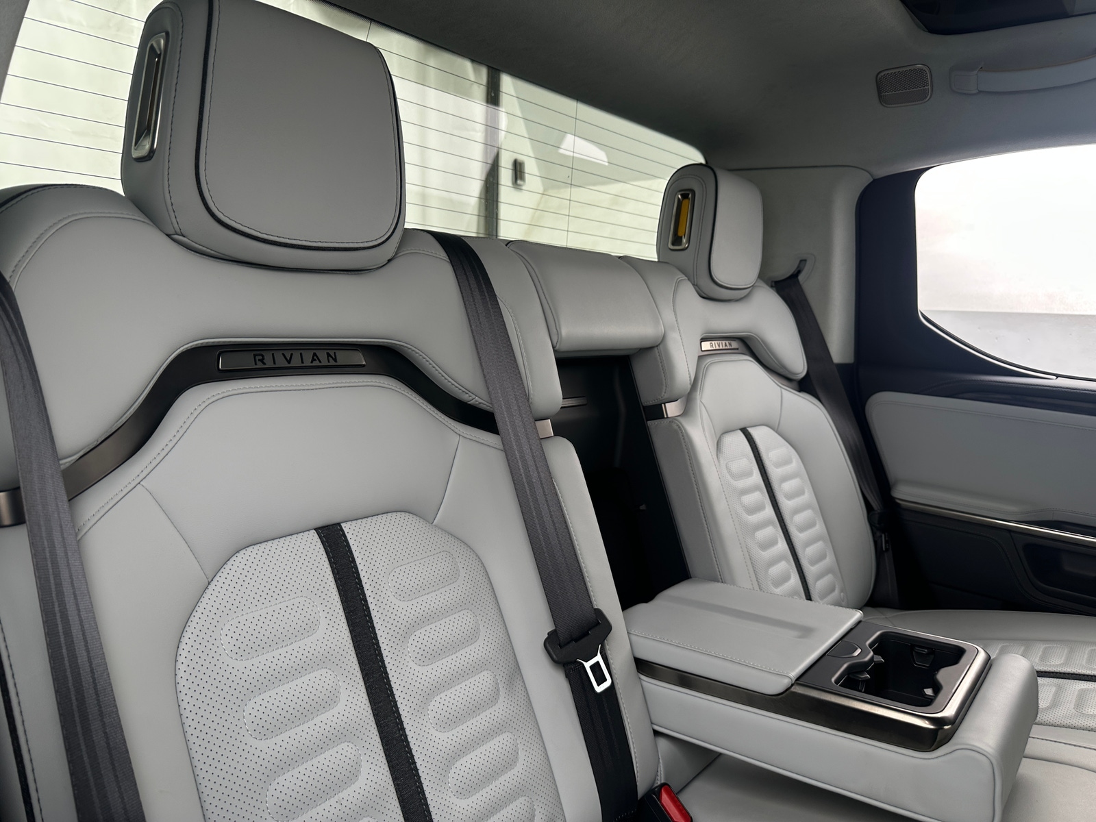 Thumbnail: 2022 Rivian R1T - 5