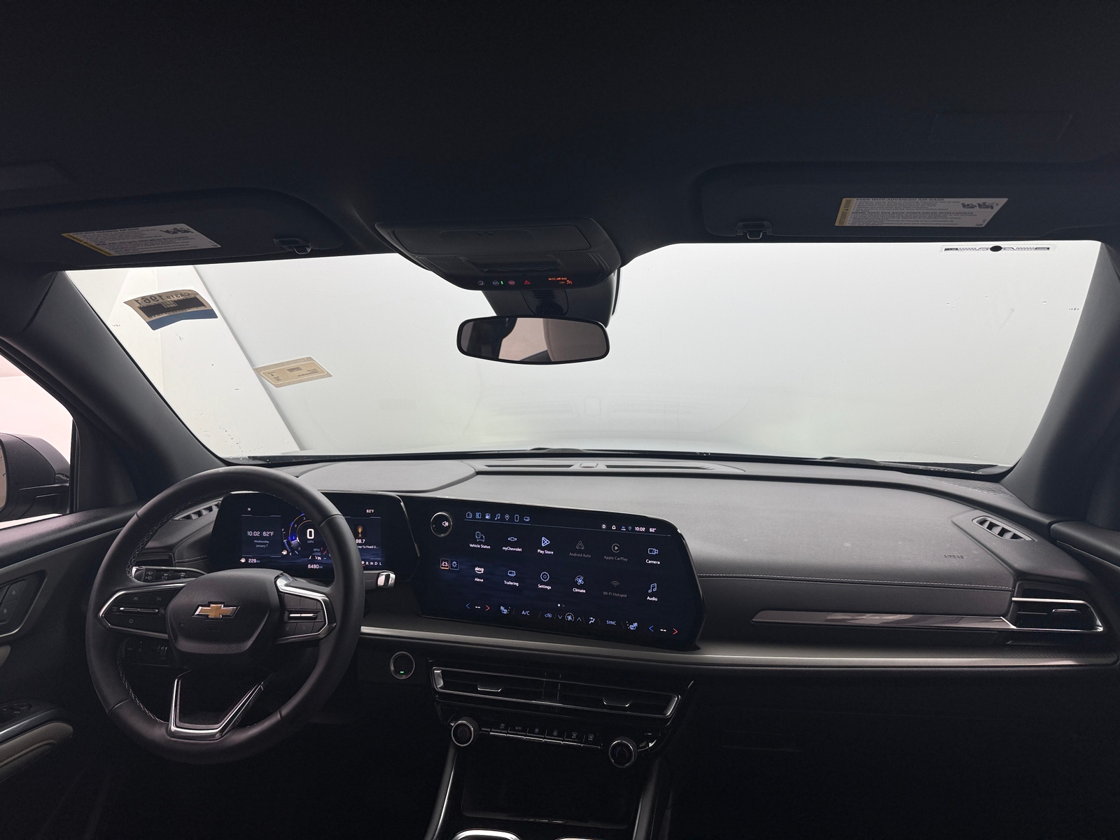 Thumbnail: 2025 Chevrolet Traverse - 3