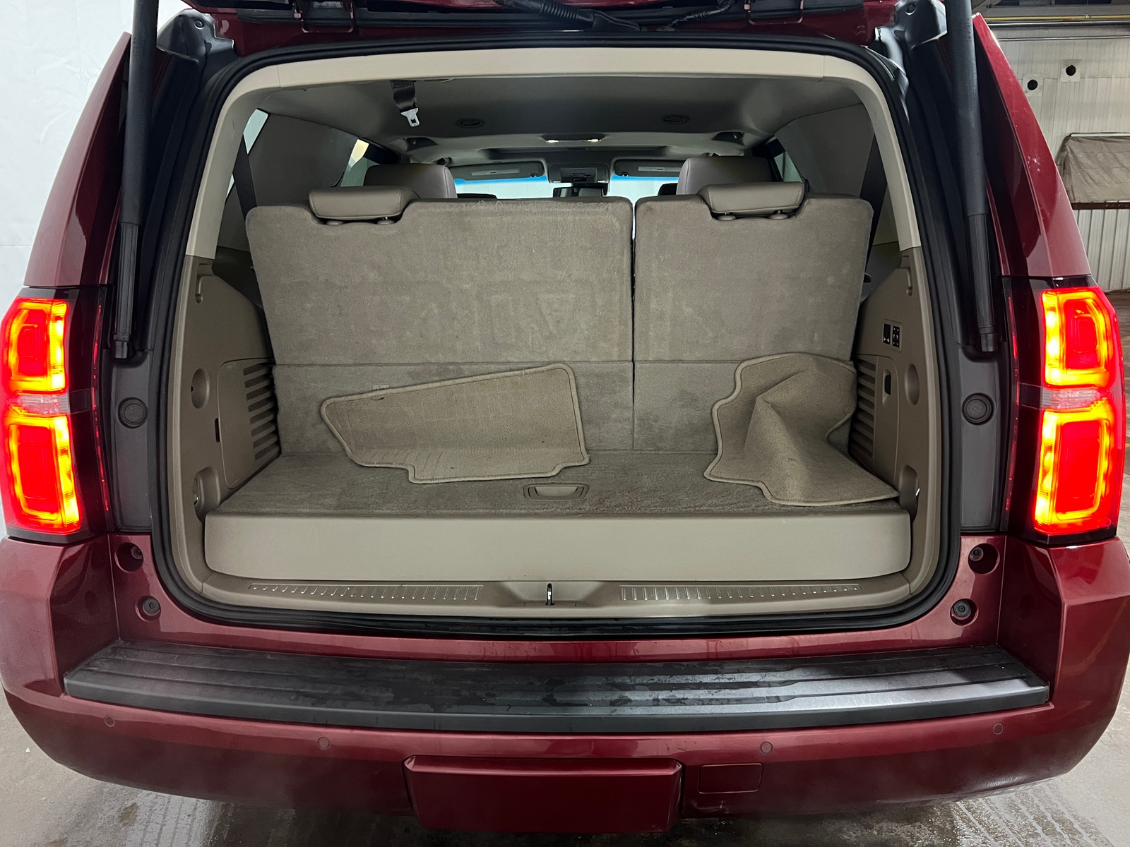 Thumbnail: 2018 Chevrolet Tahoe - 6