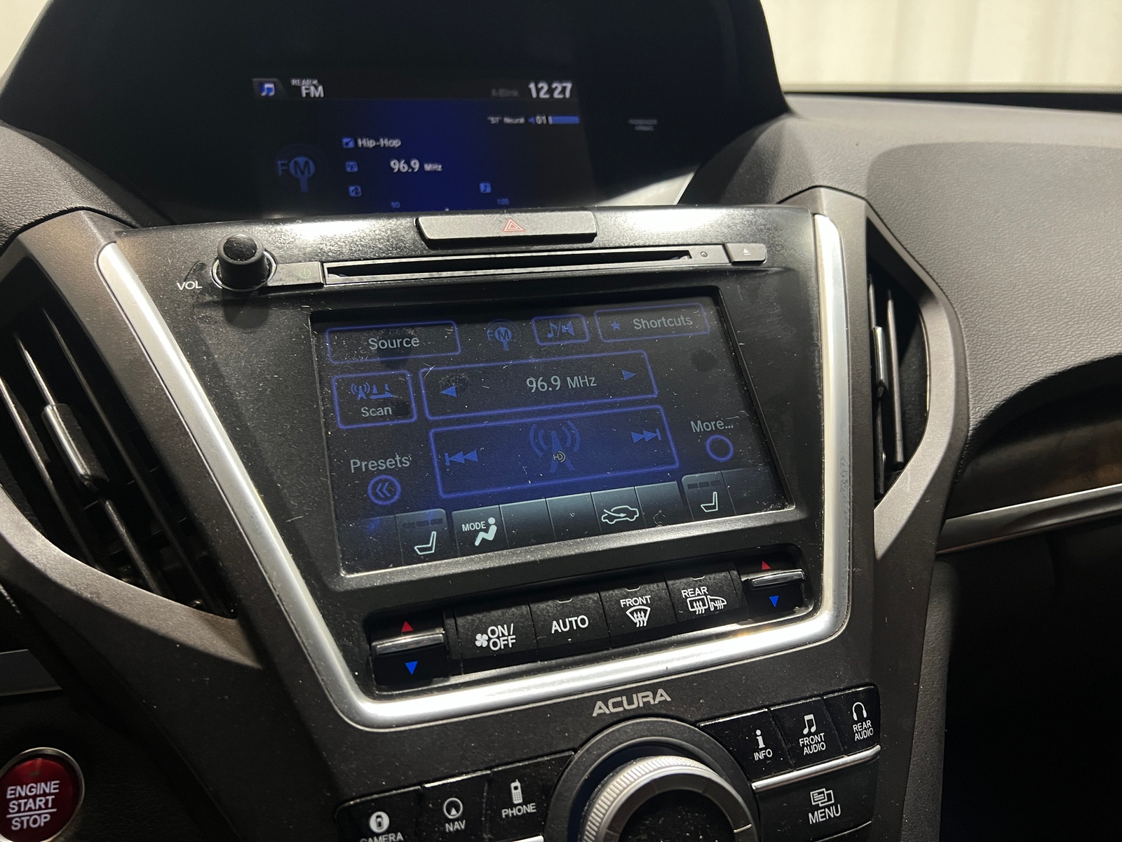 Thumbnail: 2017 Acura MDX - 3