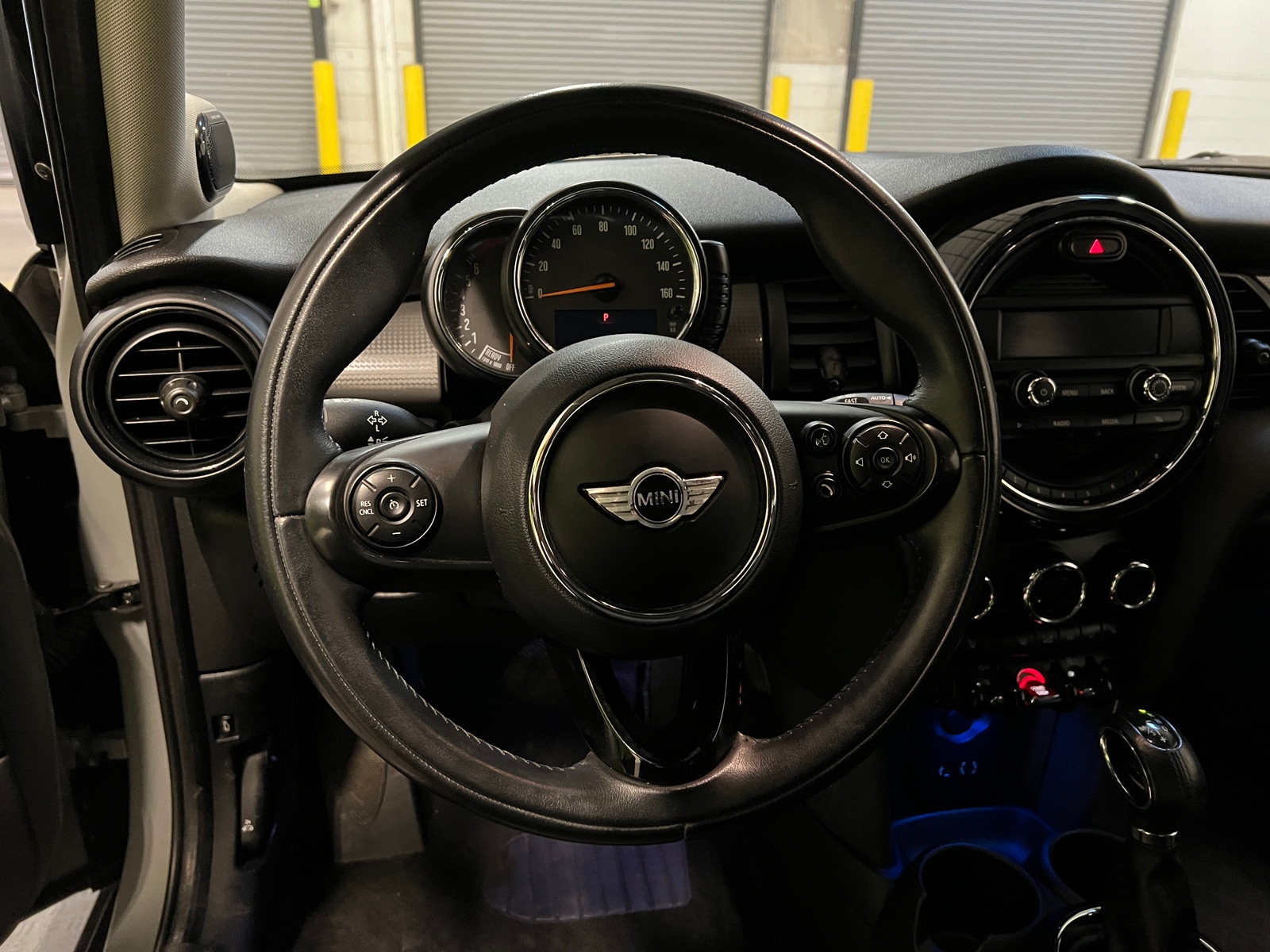 Thumbnail: 2016 MINI Cooper Hardtop - 4