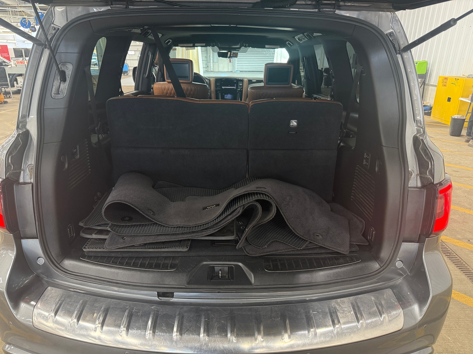 Thumbnail: 2021 INFINITI QX80 - 6