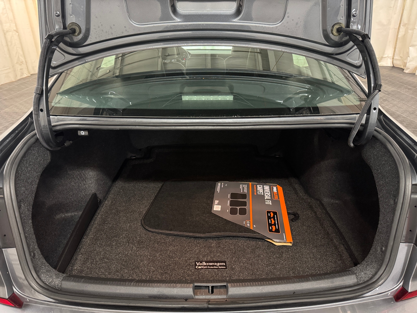 Thumbnail: 2018 Volkswagen Passat - 6