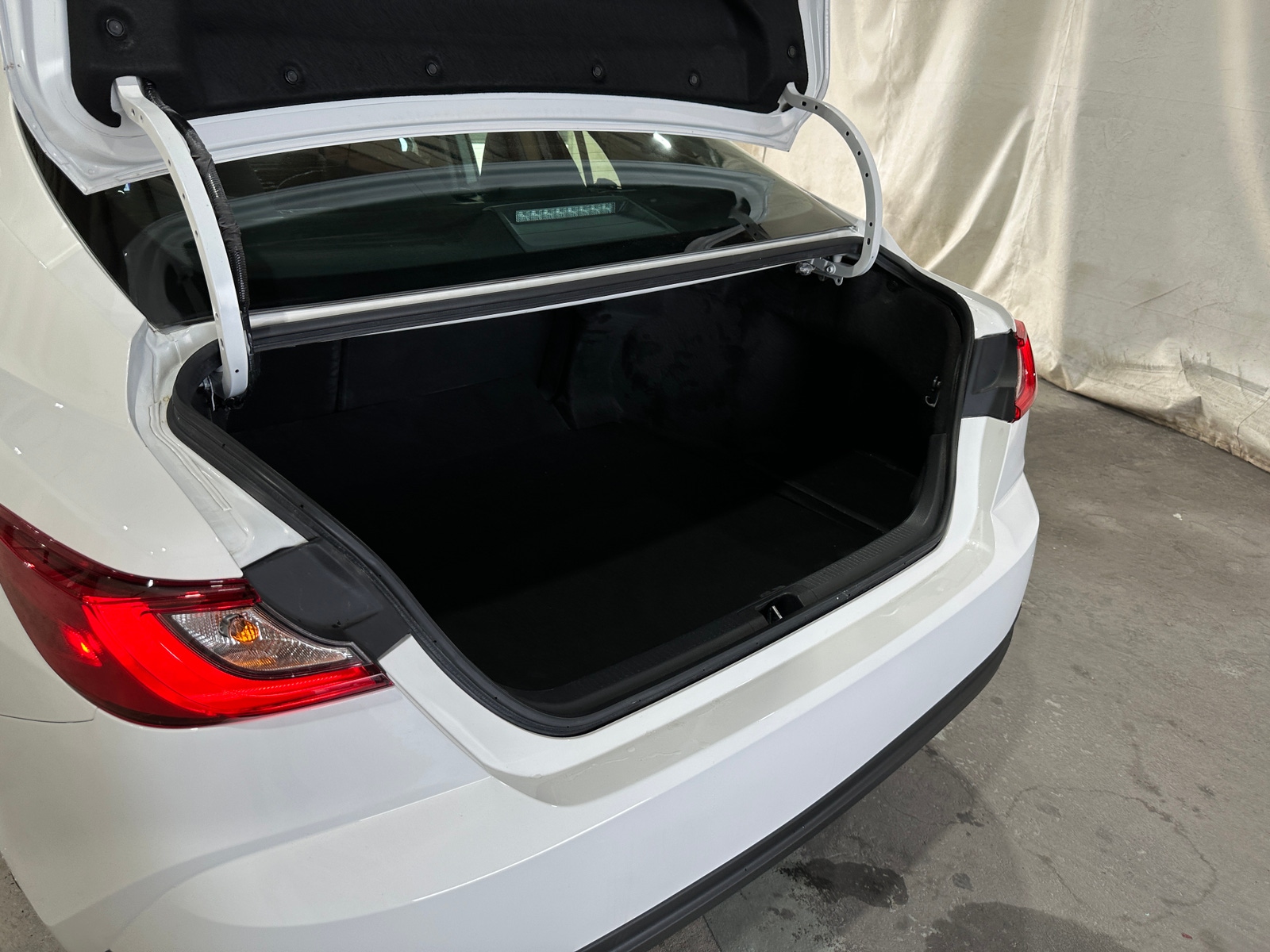 Thumbnail: 2025 Toyota Camry - 7