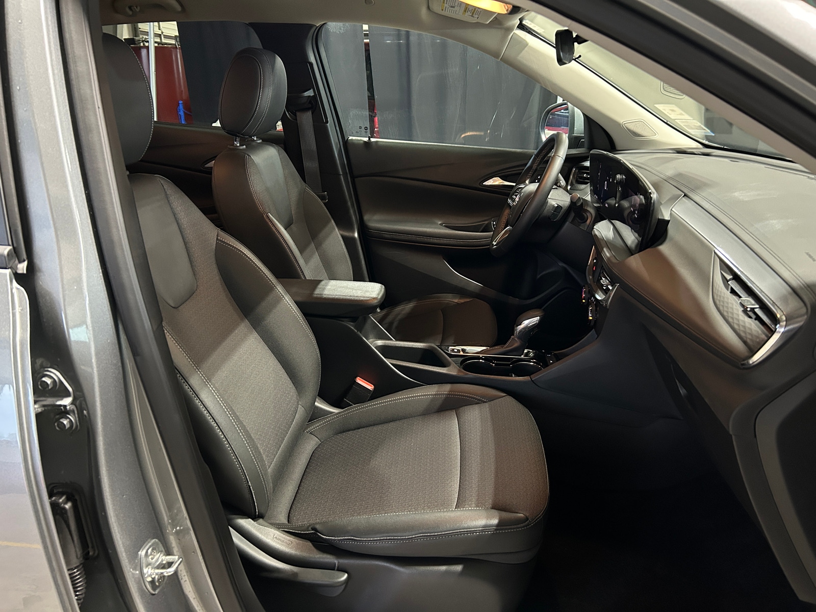 Thumbnail: 2025 Buick Encore GX - 2