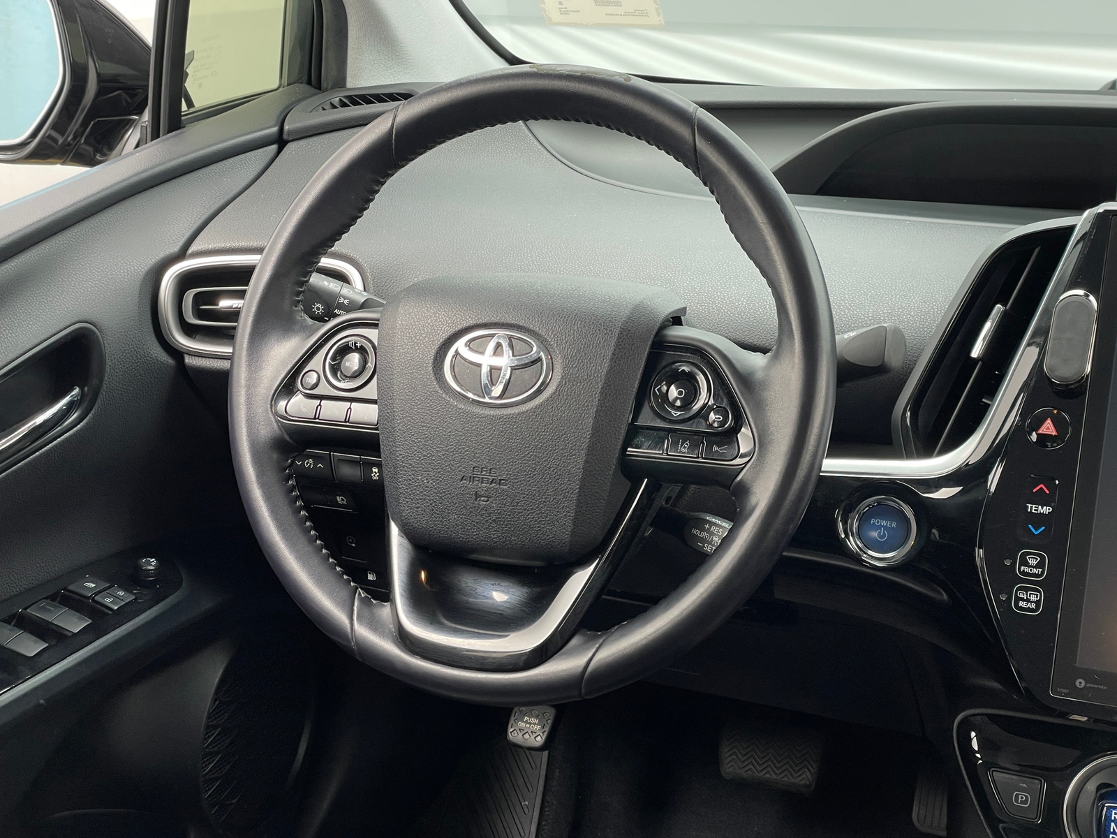 Thumbnail: 2020 Toyota Prius Prime - 4