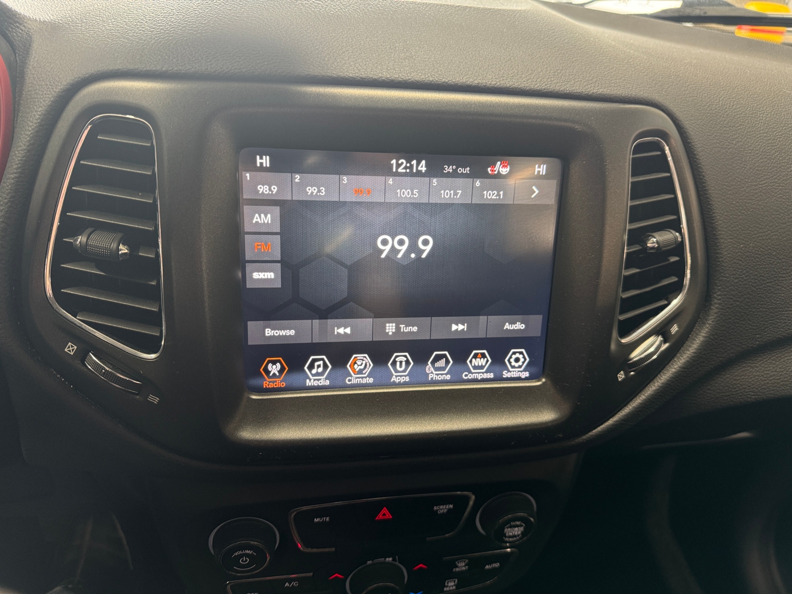 Thumbnail: 2018 Jeep Compass - 3