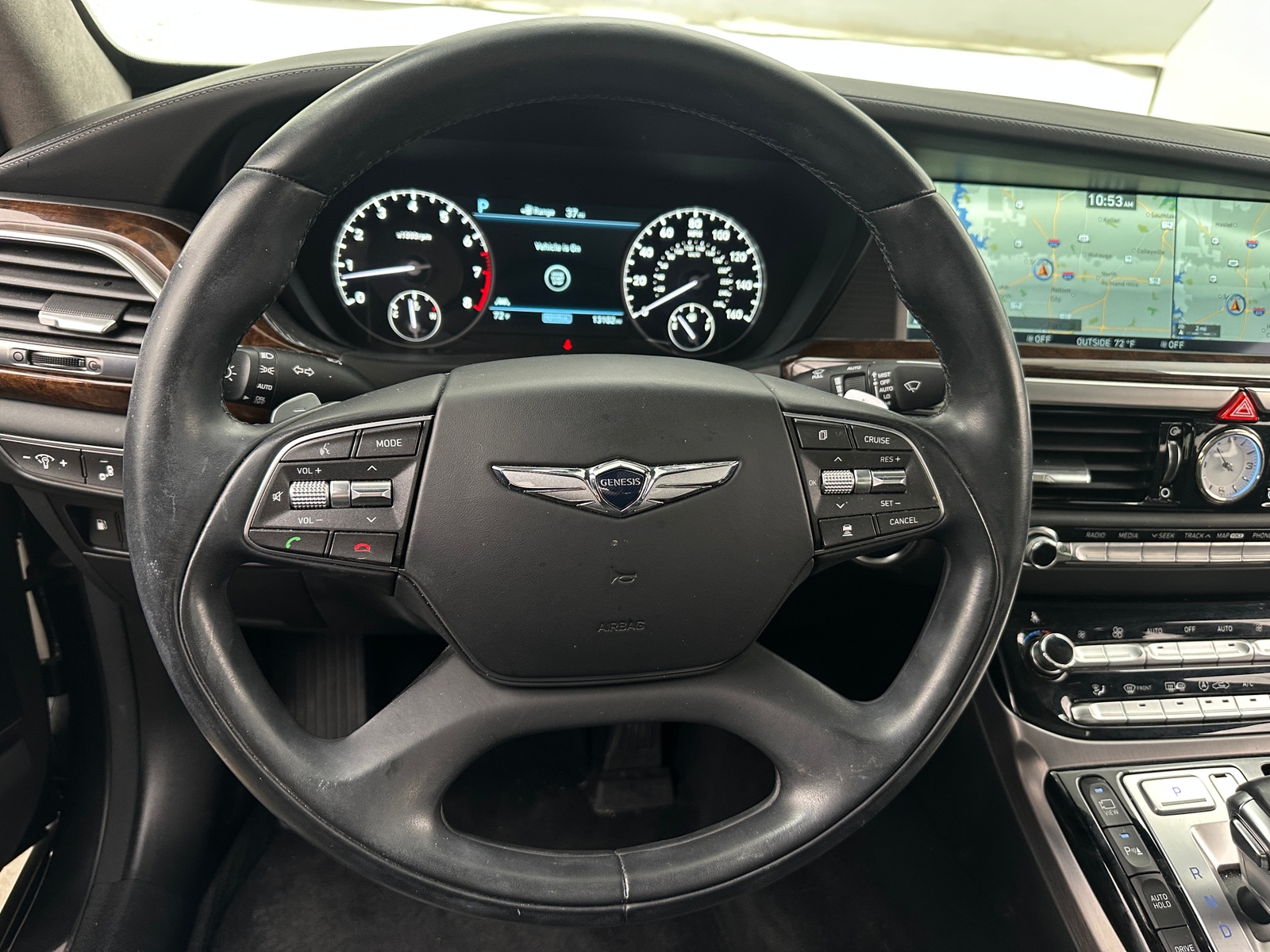 Thumbnail: 2017 Genesis G90 - 4