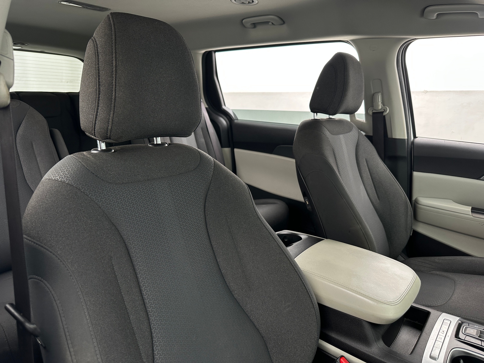 Thumbnail: 2023 Kia Carnival - 2