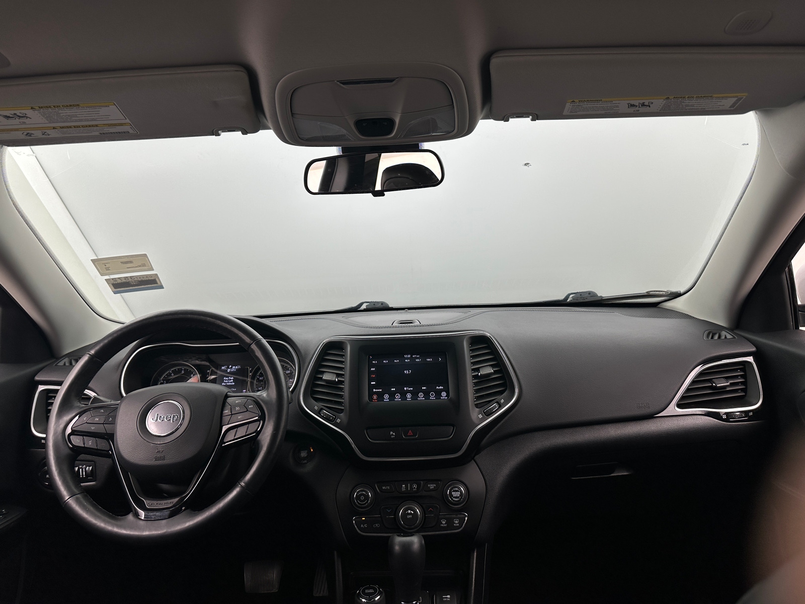 Thumbnail: 2020 Jeep Cherokee - 3