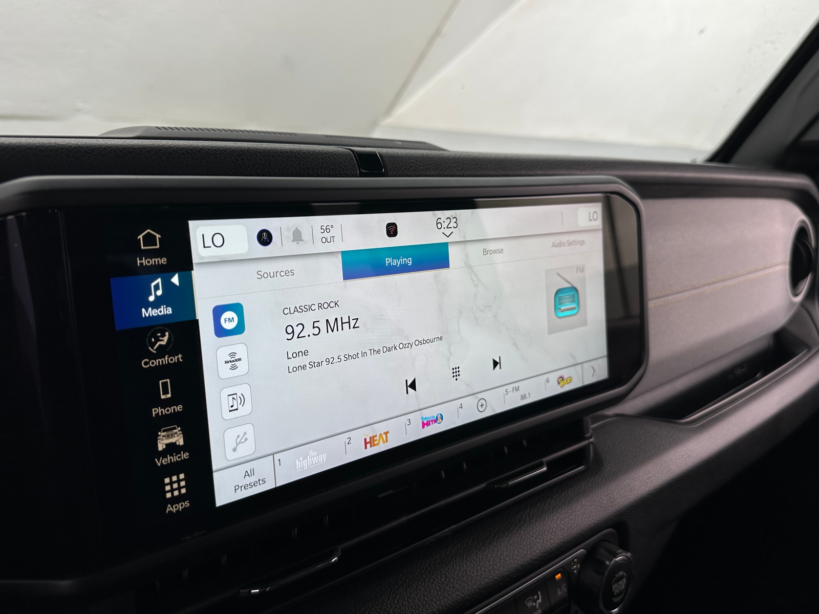 Thumbnail: 2025 Jeep Gladiator - 4