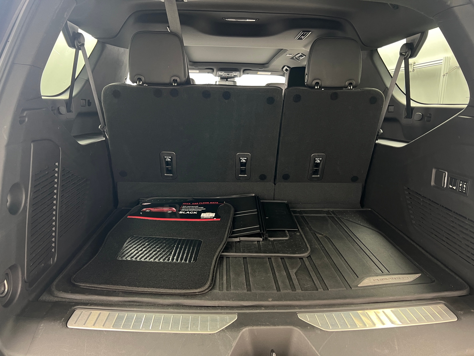 Thumbnail: 2023 Chevrolet Suburban - 6