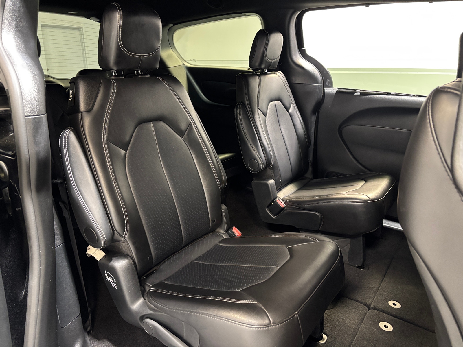 Thumbnail: 2025 Chrysler Pacifica - 5