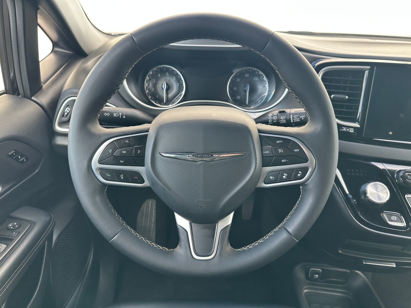 Thumbnail: 2025 Chrysler Pacifica - 4