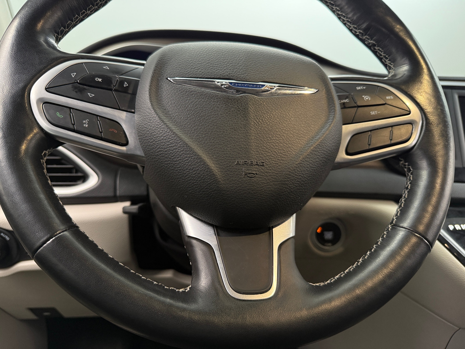 Thumbnail: 2021 Chrysler Voyager - 5