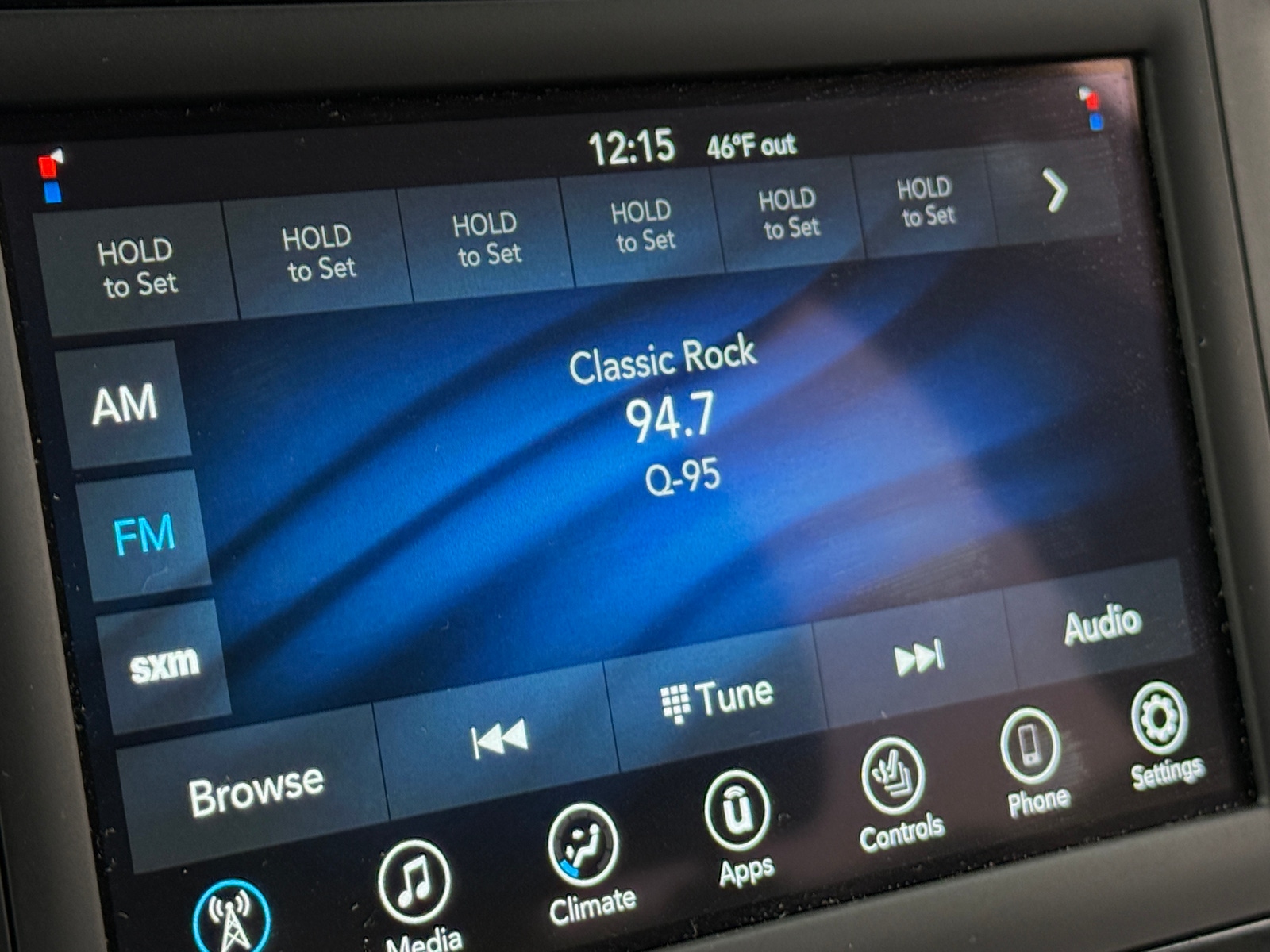 Thumbnail: 2021 Chrysler Voyager - 4