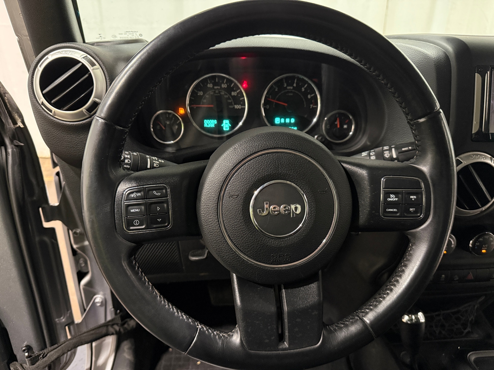 Thumbnail: 2017 Jeep Wrangler - 5