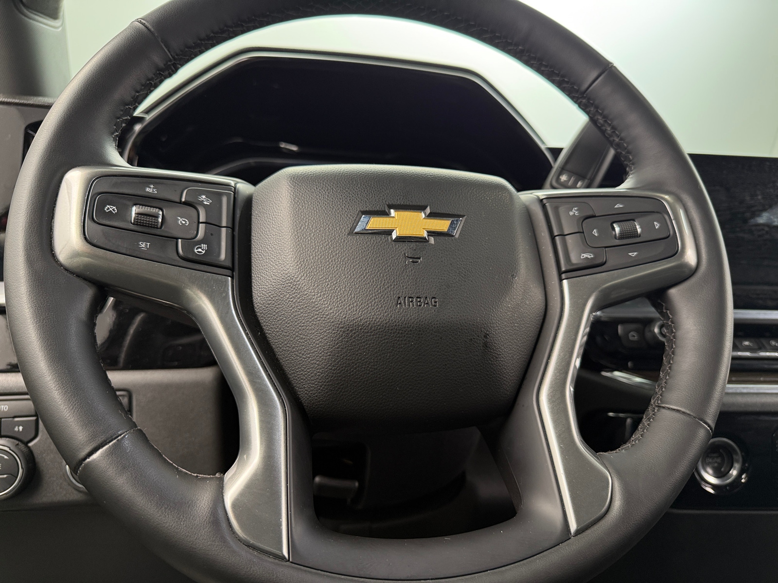 Thumbnail: 2023 Chevrolet Silverado 1500 - 5