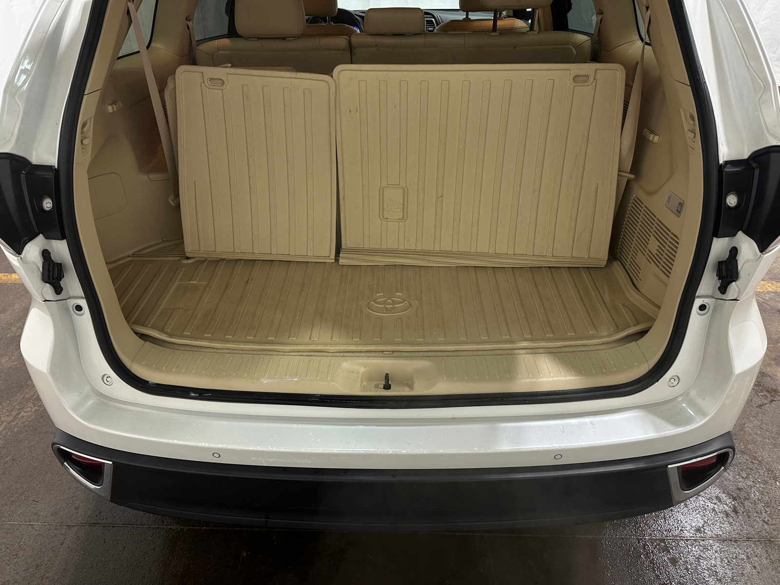 Thumbnail: 2019 Toyota Highlander - 7