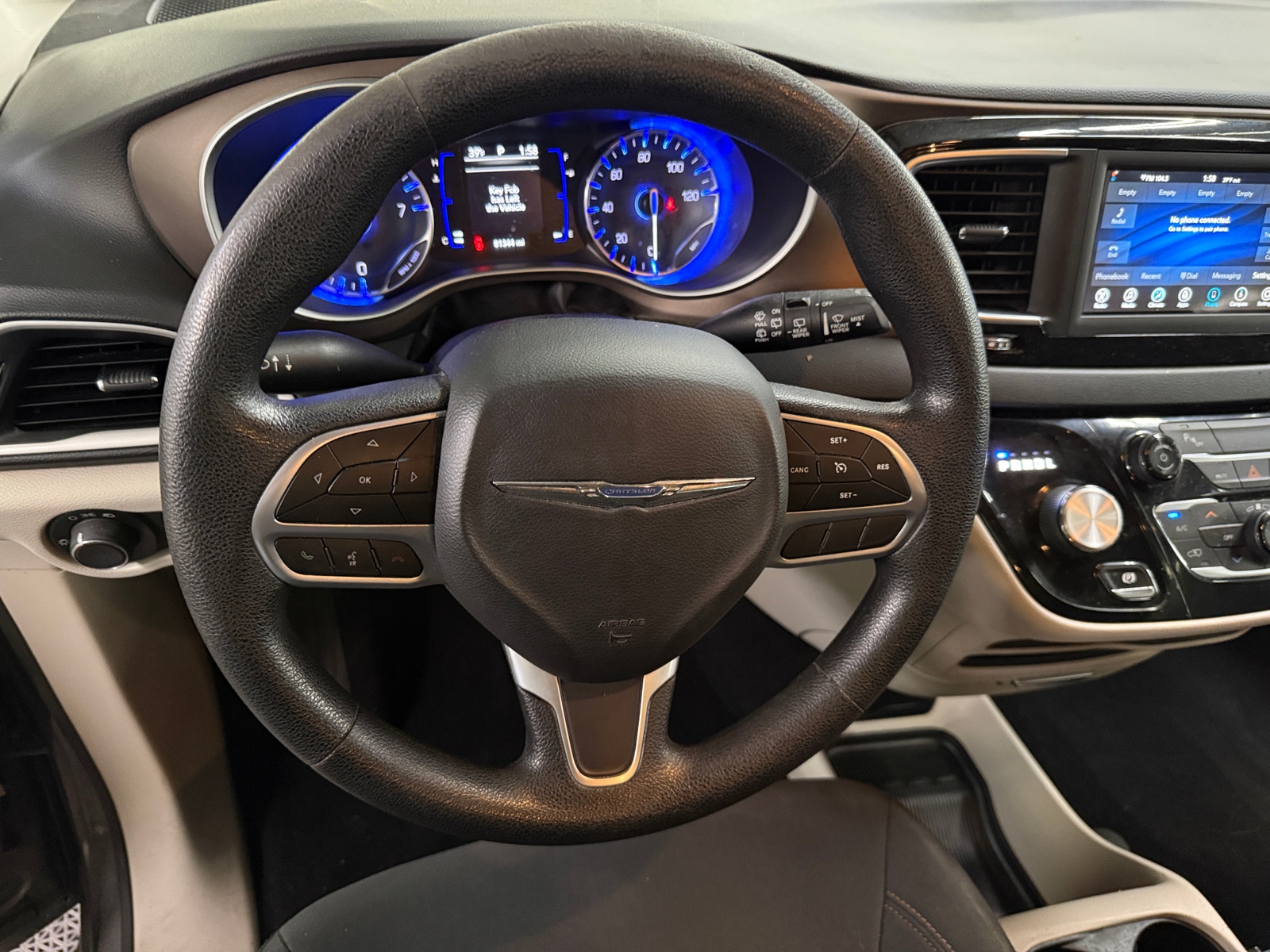 Thumbnail: 2019 Chrysler Pacifica - 5