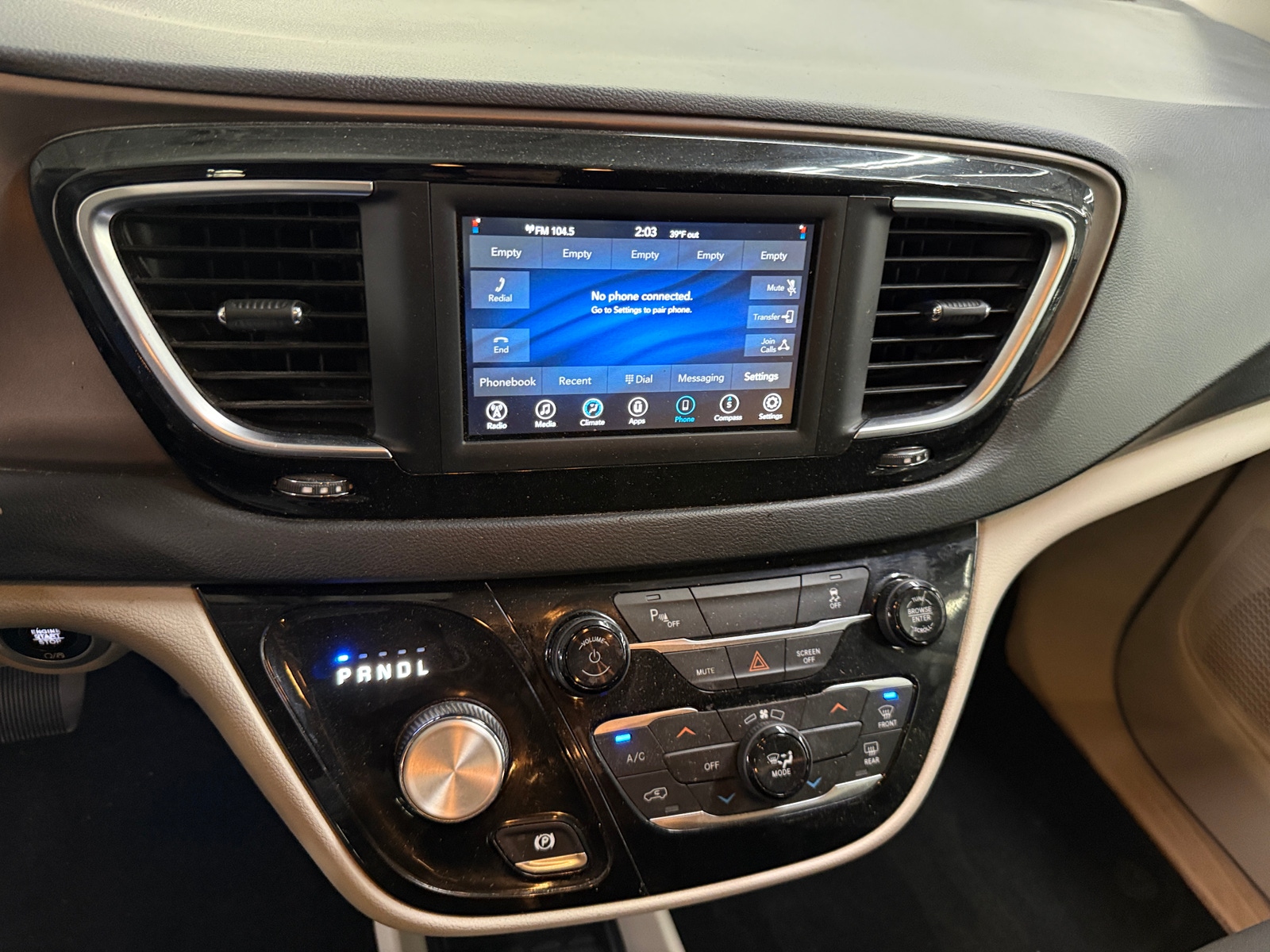 Thumbnail: 2019 Chrysler Pacifica - 4