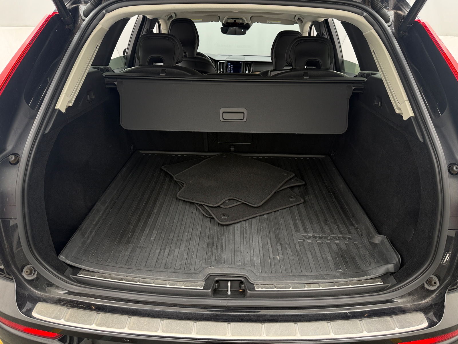 Thumbnail: 2021 Volvo XC60 - 6