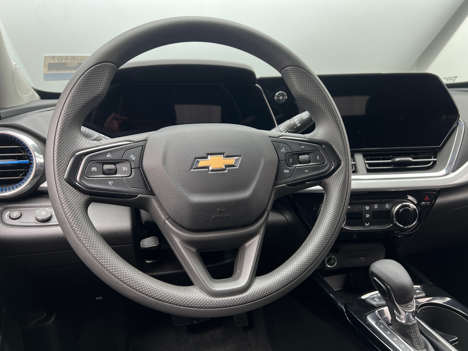 Thumbnail: 2025 Chevrolet Trax - 5