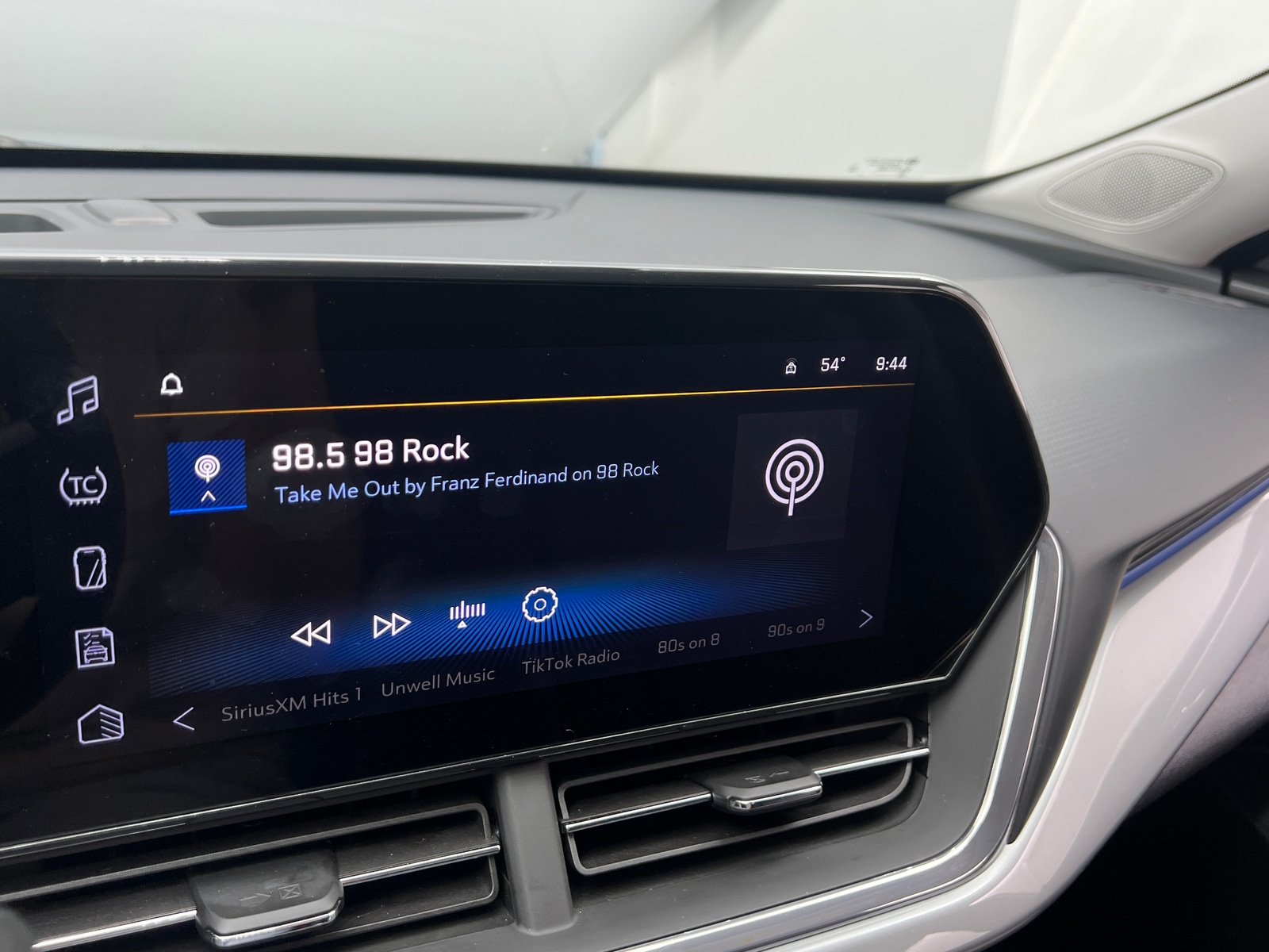 Thumbnail: 2025 Chevrolet Trax - 4