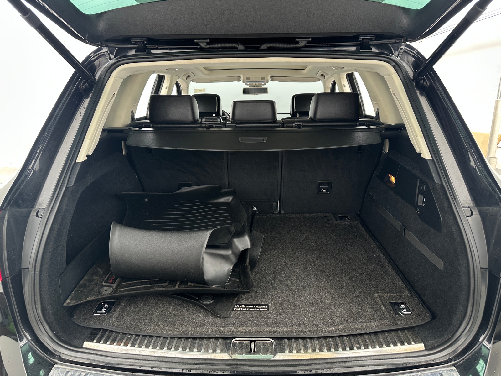 Thumbnail: 2016 Volkswagen Touareg - 7