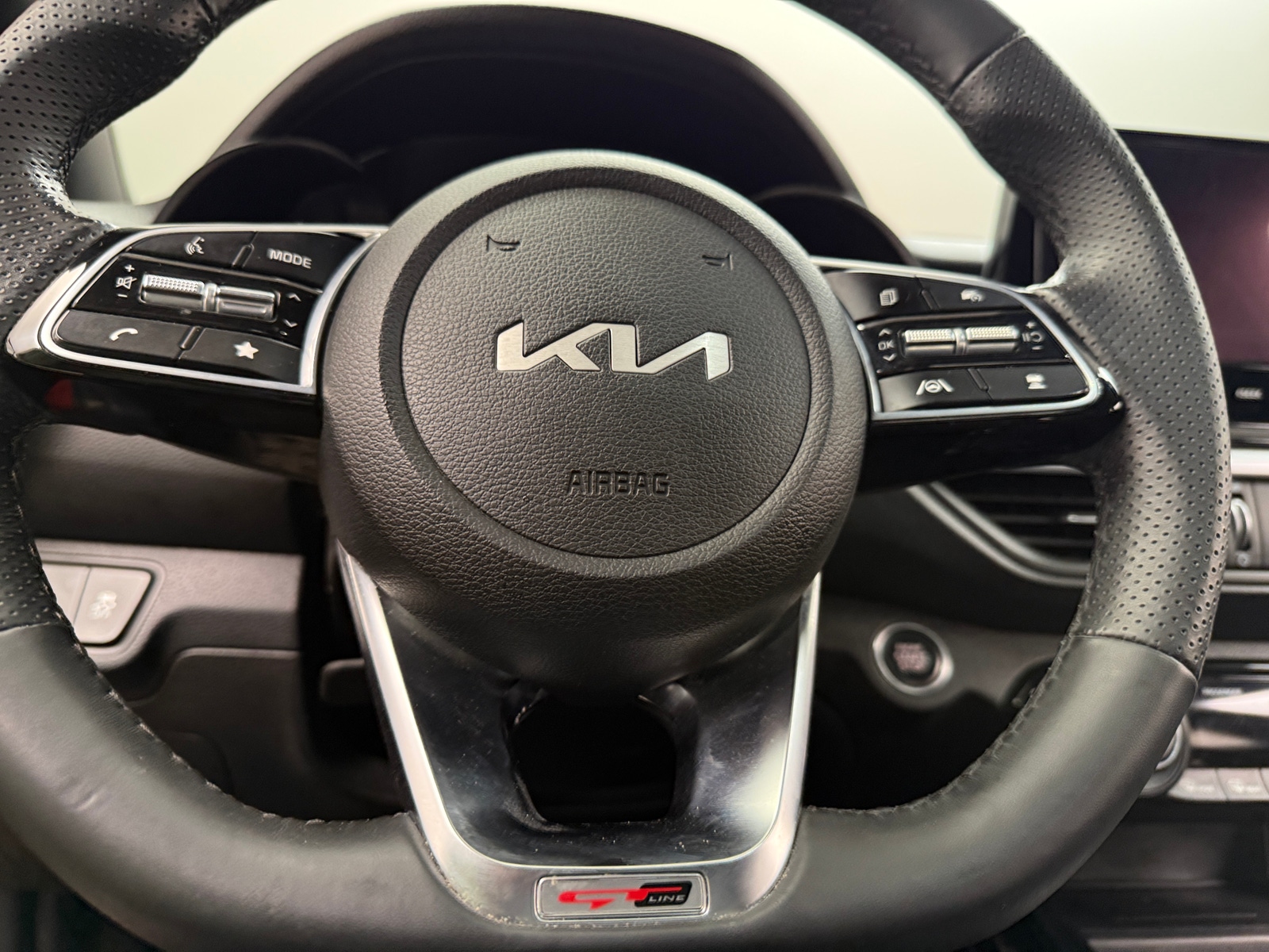 Thumbnail: 2023 Kia Forte - 5