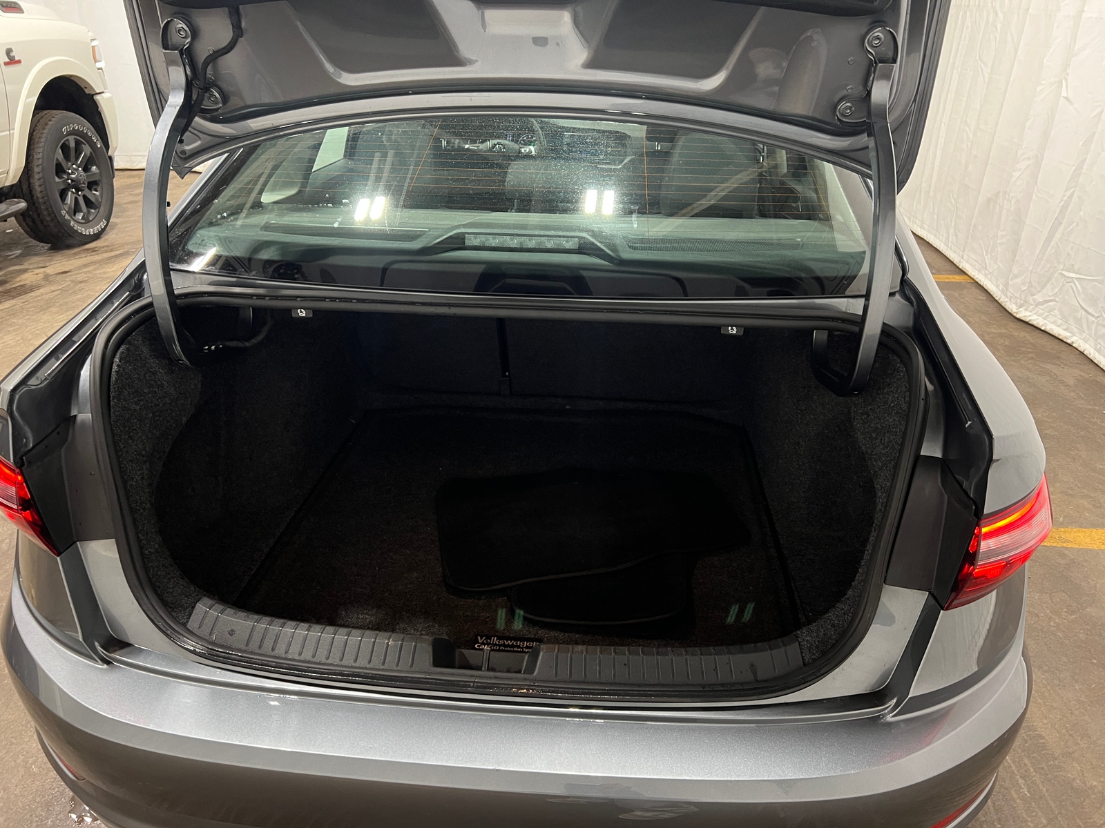 Thumbnail: 2021 Volkswagen Jetta - 7