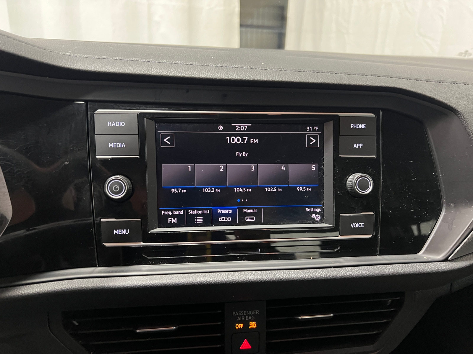 Thumbnail: 2021 Volkswagen Jetta - 4